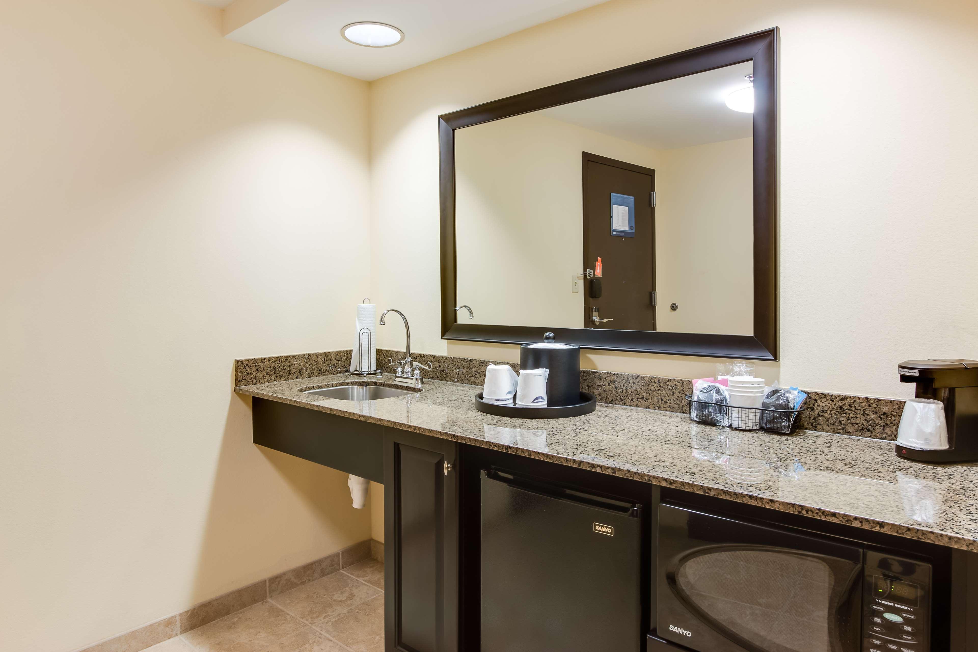 Hampton Inn & Suites מאונט ג'ולייט מראה חיצוני תמונה