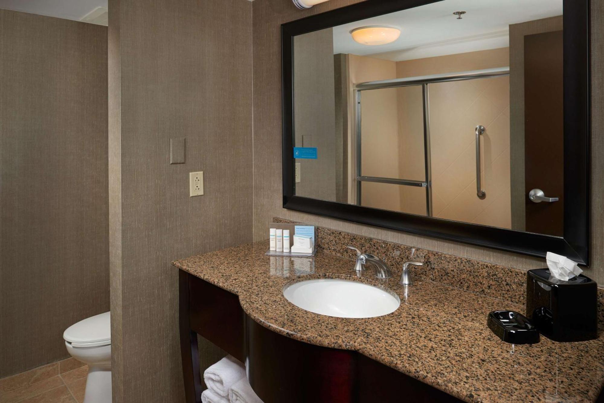 Hampton Inn & Suites מאונט ג'ולייט מראה חיצוני תמונה