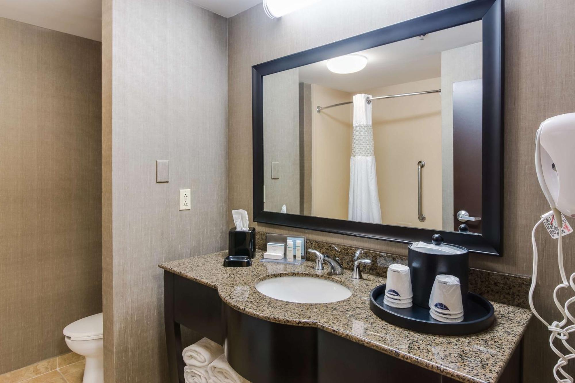 Hampton Inn & Suites מאונט ג'ולייט מראה חיצוני תמונה